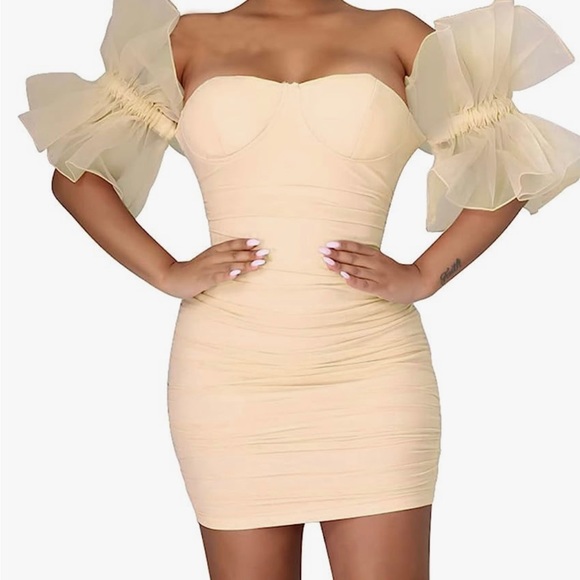 Fluffy sleeves Party dress - Picture 2 of 3